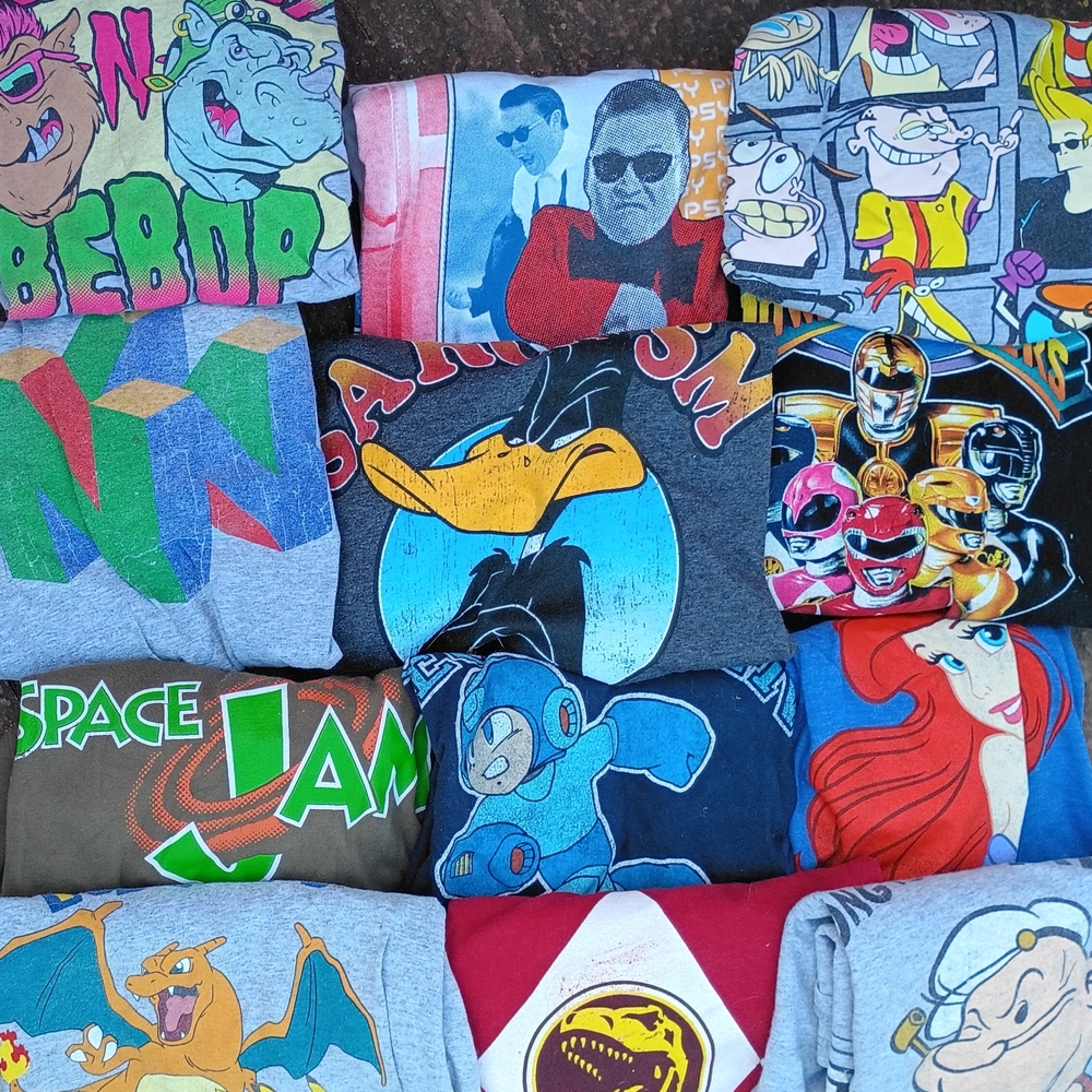 90s Multi-Character Graphic Short Sleeve Tshirts Bundle/ Size: Large